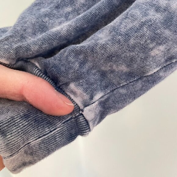 VS PINK VICTORIA'S SECRET Blue Acid Wash Spellout PINK Long Sleeve Graphic Tee - Picture 6 of 14